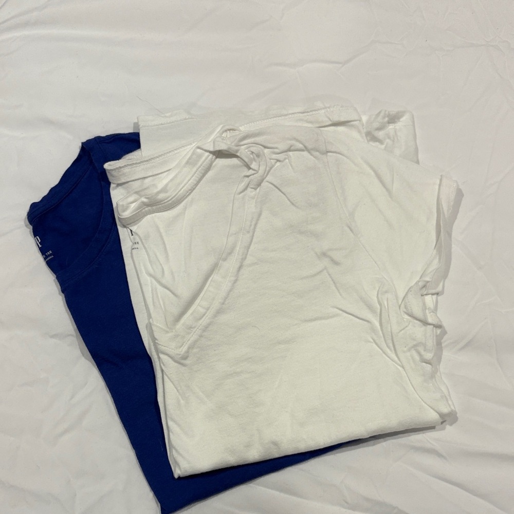 GAP White and Blue Short Sleeve Tees